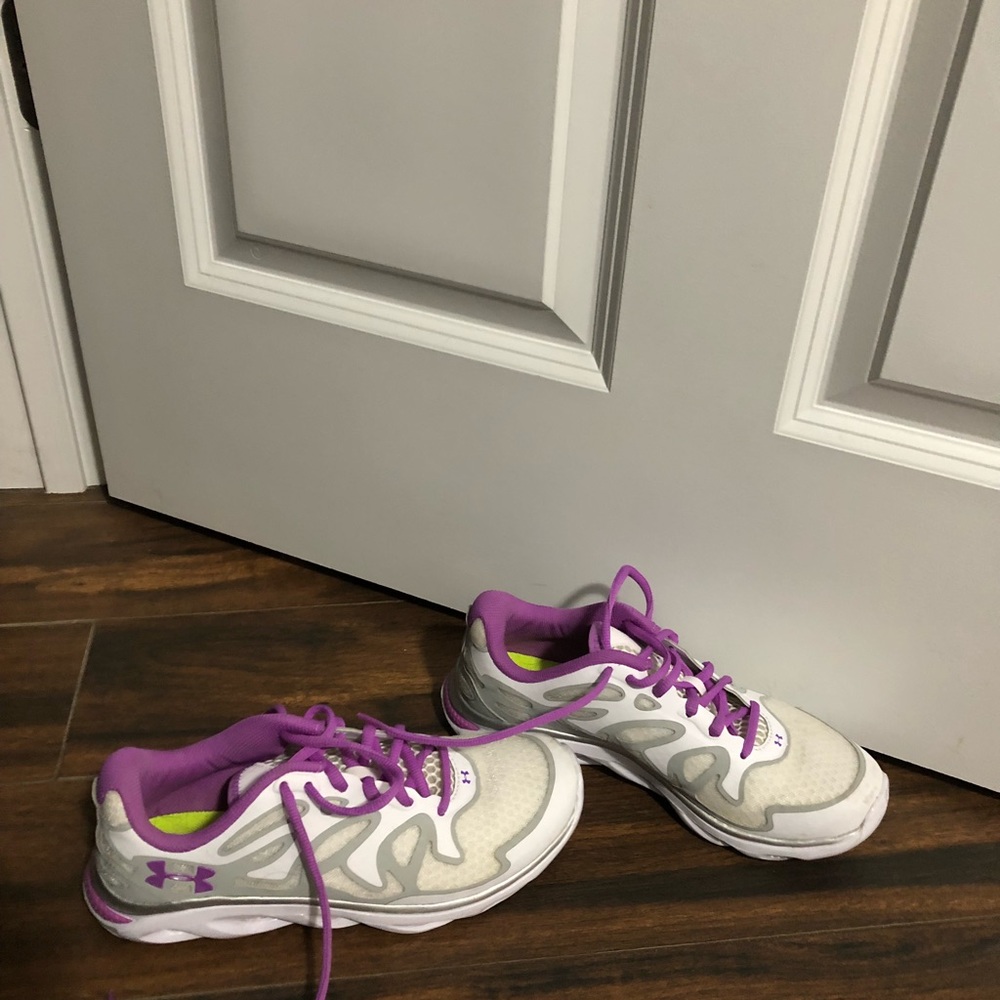 Under Armor women’s shoe 8.5